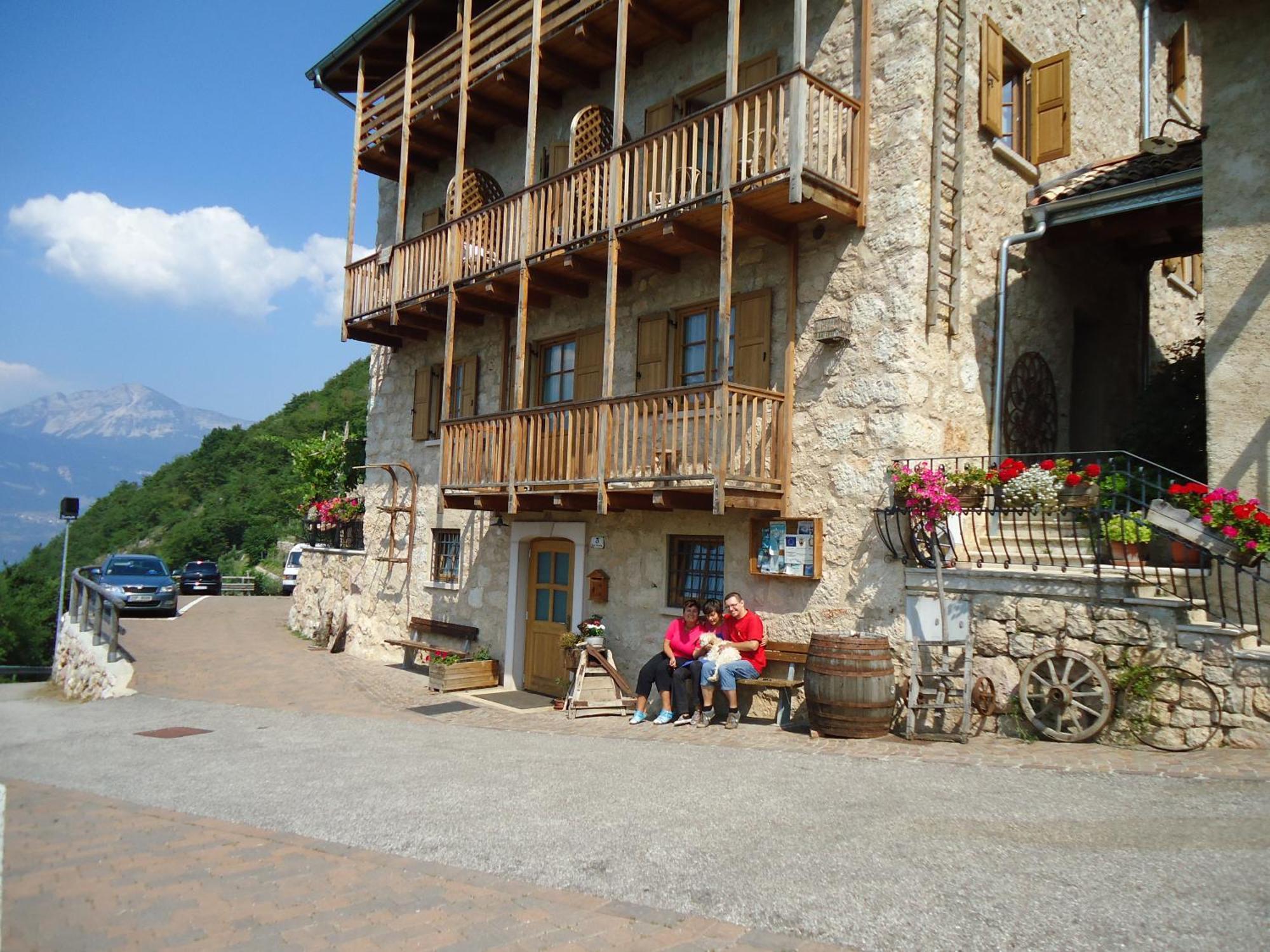 Agritur Masi Brenta Bed & Breakfast Rovereto  Bagian luar foto