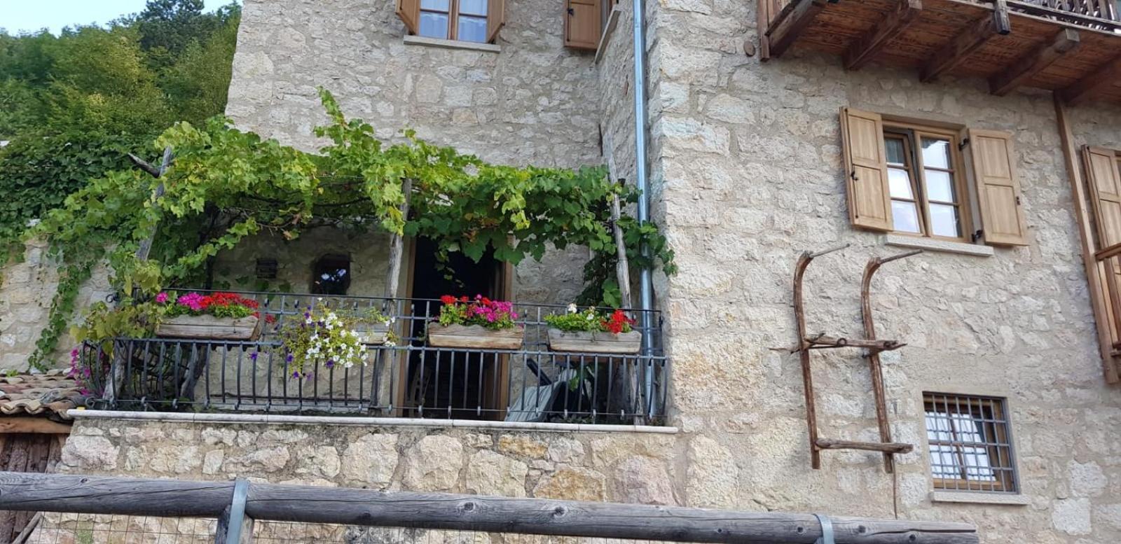 Agritur Masi Brenta Bed & Breakfast Rovereto  Bagian luar foto